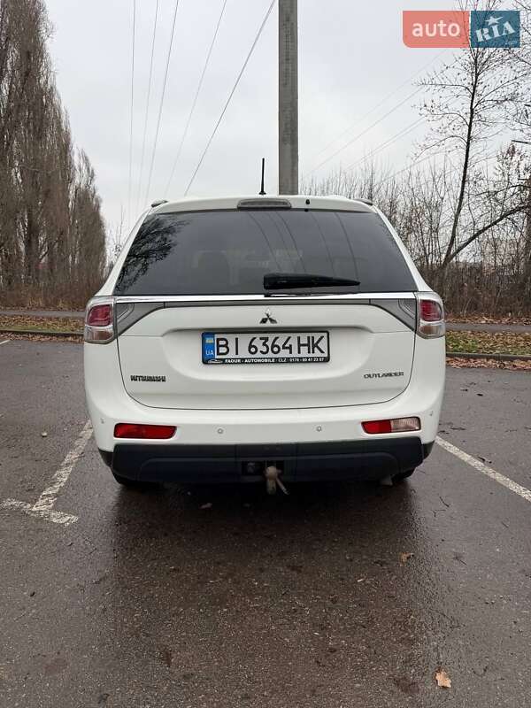 Позашляховик / Кросовер Mitsubishi Outlander 2012 в Полтаві
