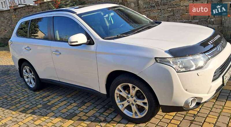 Внедорожник / Кроссовер Mitsubishi Outlander 2012 в Одессе