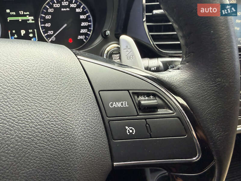 Внедорожник / Кроссовер Mitsubishi Outlander 2015 в Киеве