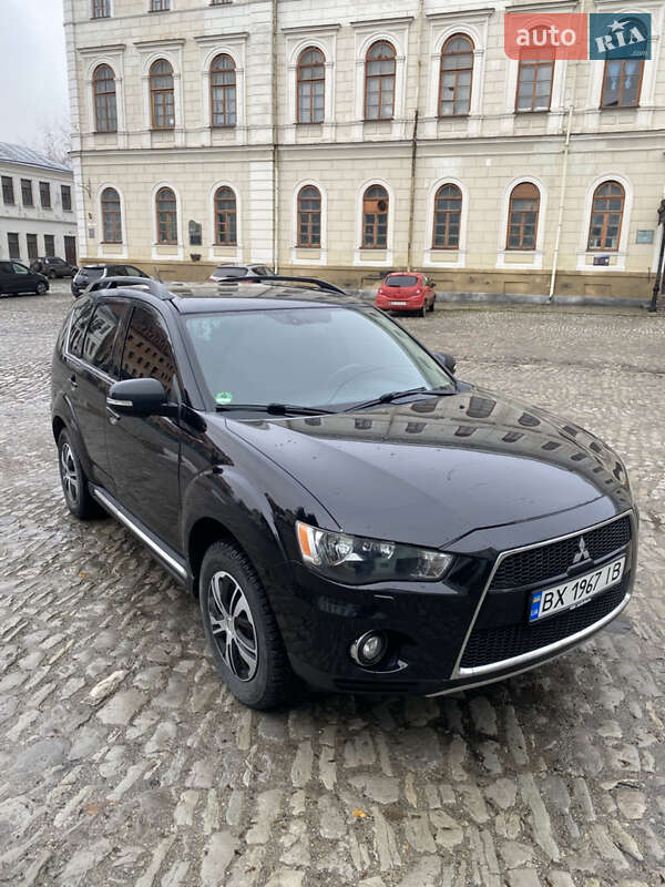 Mitsubishi Outlander 2011