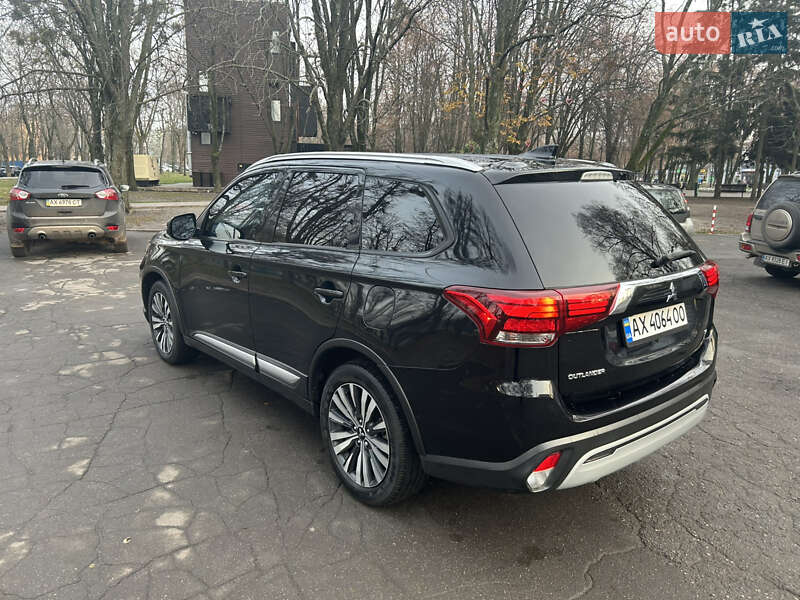 Внедорожник / Кроссовер Mitsubishi Outlander 2019 в Харькове фото 3 Внедорожник / Кроссовер Mitsubishi Outlander 2019 в Харькове