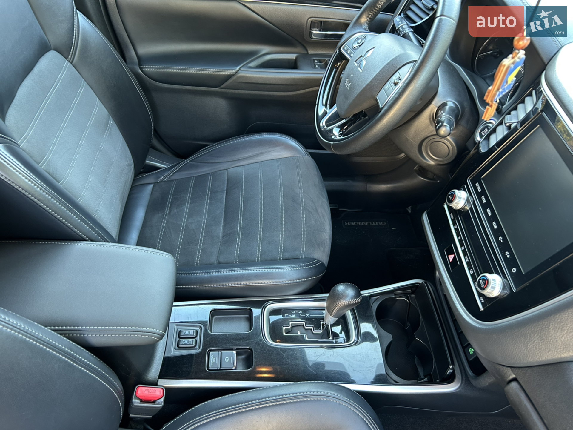 2019 Mitsubishi Outlander - мініатюра 10