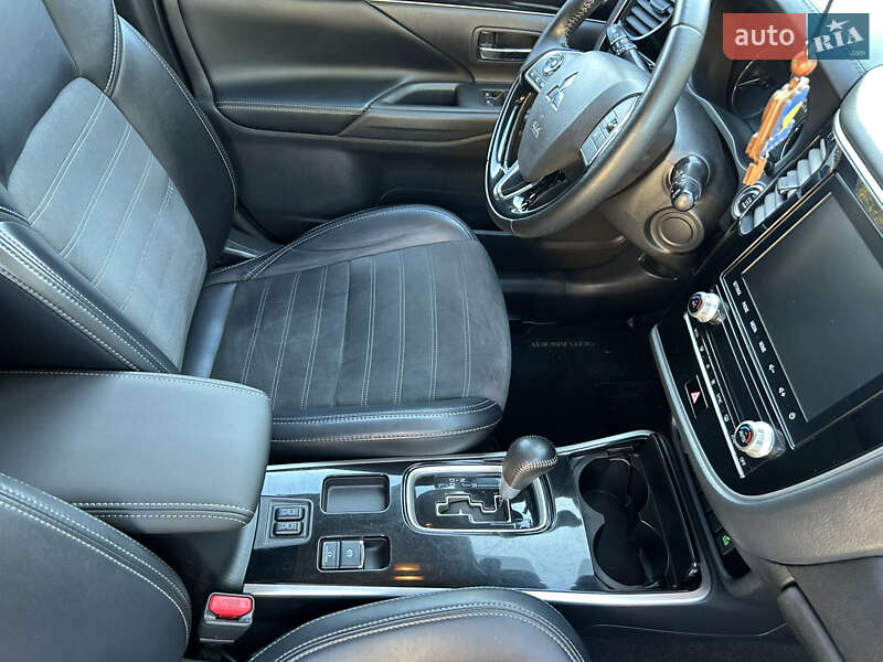 Внедорожник / Кроссовер Mitsubishi Outlander 2019 в Харькове фото 10 Внедорожник / Кроссовер Mitsubishi Outlander 2019 в Харькове