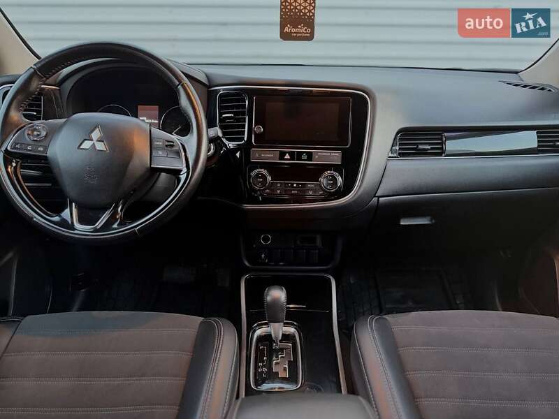 Внедорожник / Кроссовер Mitsubishi Outlander 2019 в Одессе