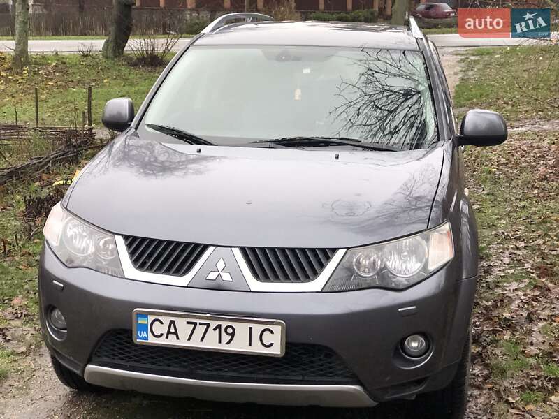 Внедорожник / Кроссовер Mitsubishi Outlander 2009 в Звенигородке