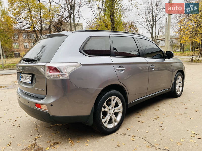 Позашляховик / Кросовер Mitsubishi Outlander 2012 в Харкові