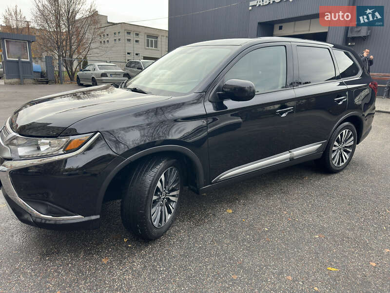 Позашляховик / Кросовер Mitsubishi Outlander 2020 в Білій Церкві