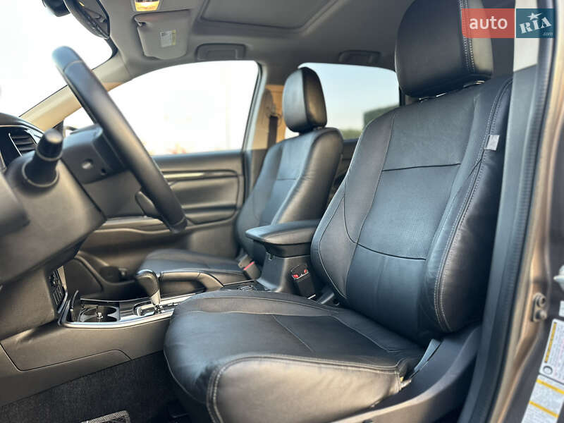 Позашляховик / Кросовер Mitsubishi Outlander 2017 в Дніпрі фото 15 Позашляховик / Кросовер Mitsubishi Outlander 2017 в Дніпрі