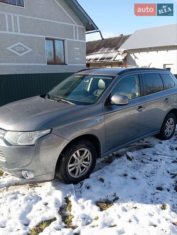Позашляховик / Кросовер Mitsubishi Outlander 2014 в Богородчанах