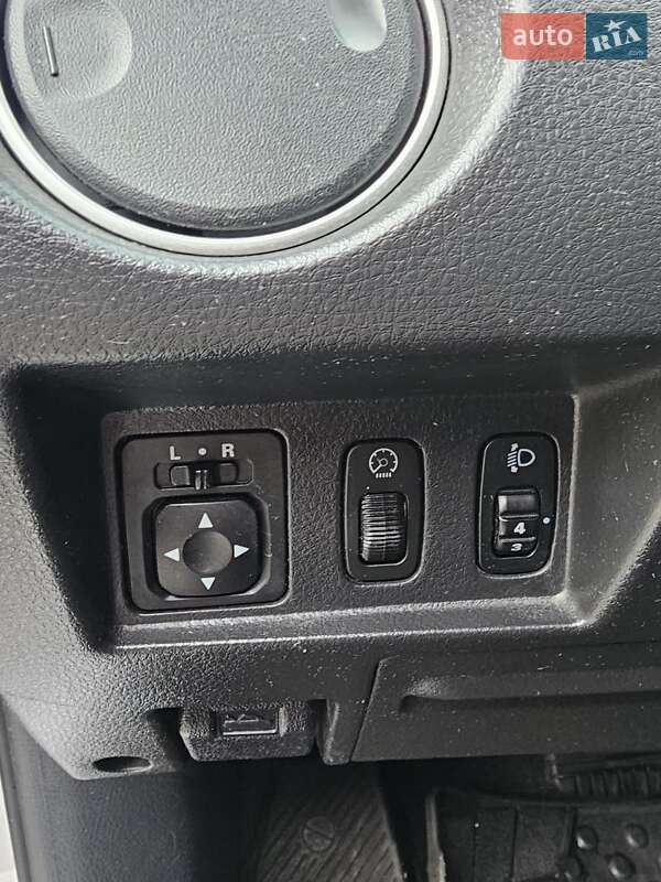 Позашляховик / Кросовер Mitsubishi Outlander 2008 в Києві