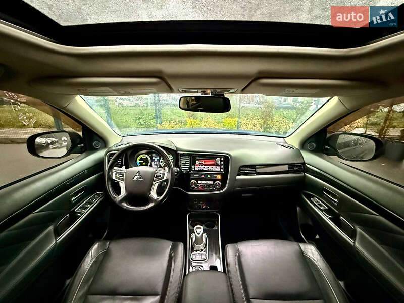 Внедорожник / Кроссовер Mitsubishi Outlander 2018 в Киеве