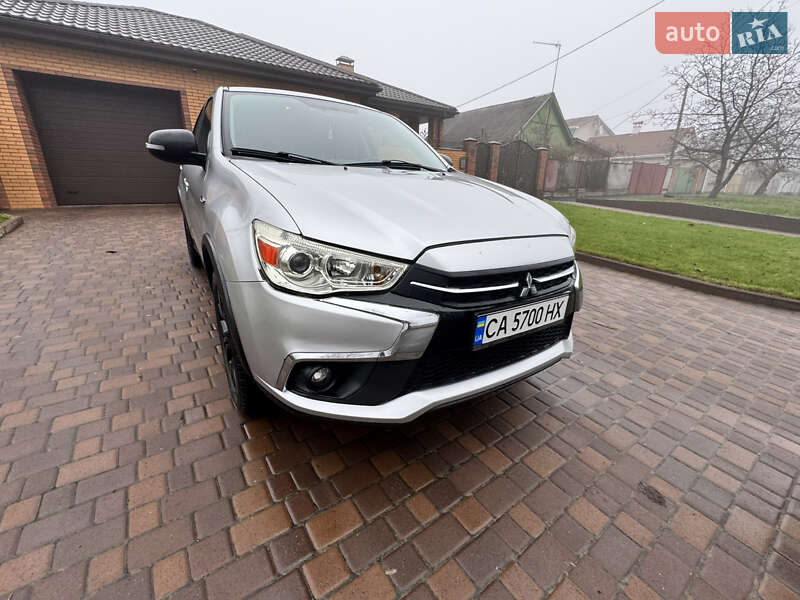Внедорожник / Кроссовер Mitsubishi Outlander 2017 в Черкассах