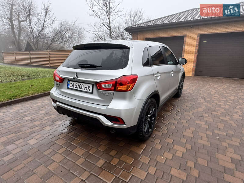 Внедорожник / Кроссовер Mitsubishi Outlander 2017 в Черкассах