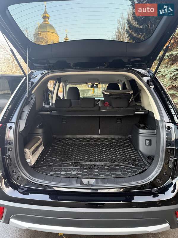 Позашляховик / Кросовер Mitsubishi Outlander 2018 в Дніпрі