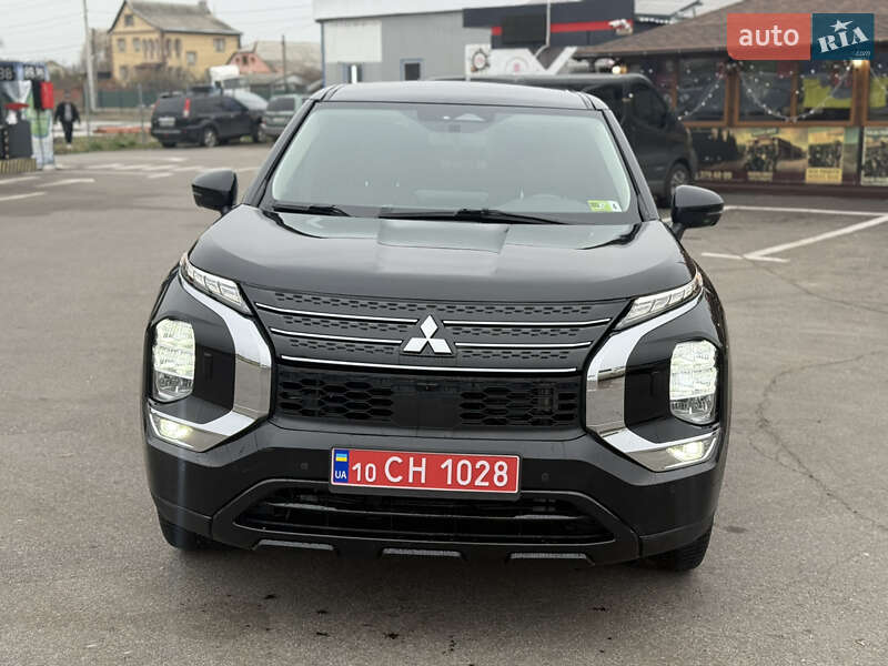 Внедорожник / Кроссовер Mitsubishi Outlander 2022 в Киеве