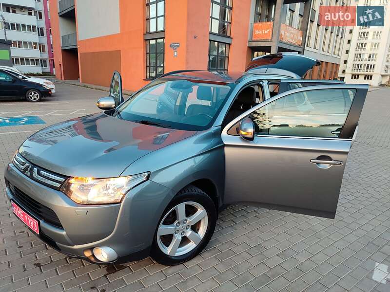 Внедорожник / Кроссовер Mitsubishi Outlander 2013 в Львове