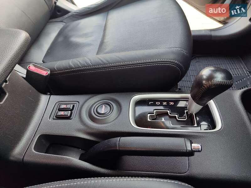 Внедорожник / Кроссовер Mitsubishi Outlander 2013 в Львове