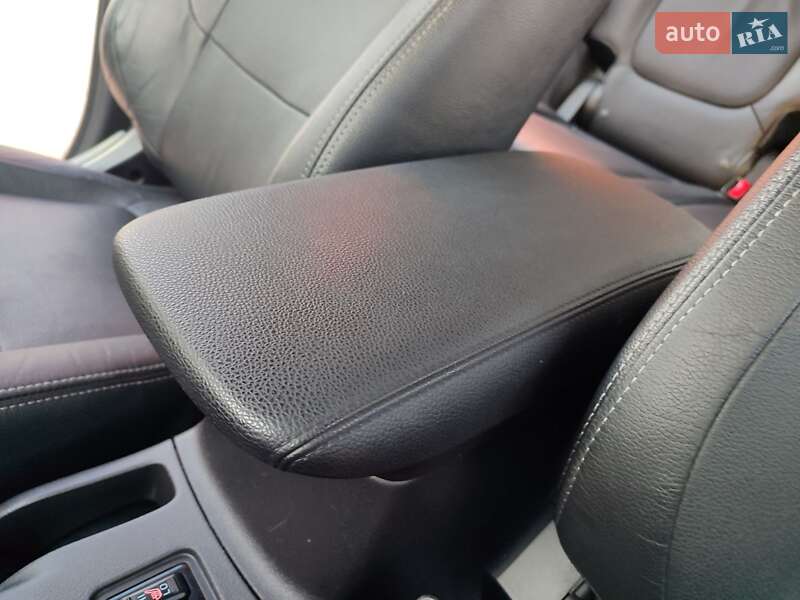 Внедорожник / Кроссовер Mitsubishi Outlander 2013 в Львове