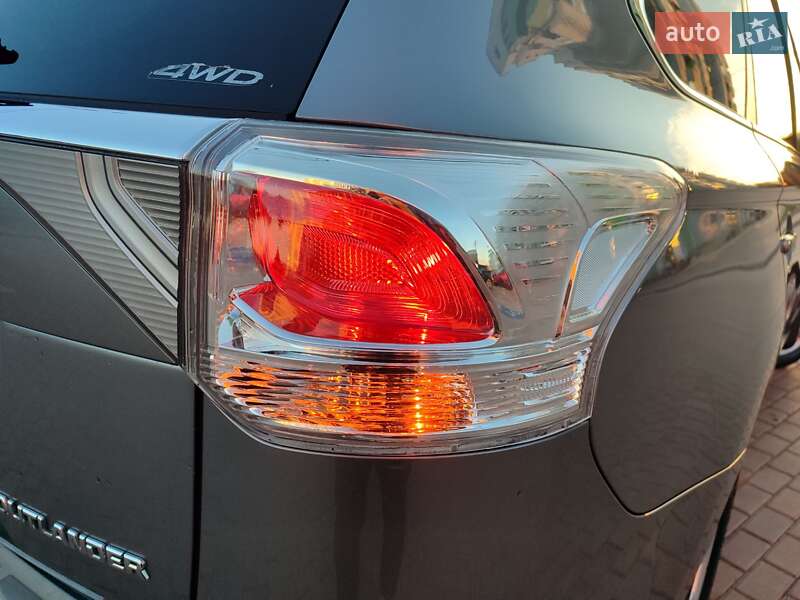 Внедорожник / Кроссовер Mitsubishi Outlander 2013 в Львове