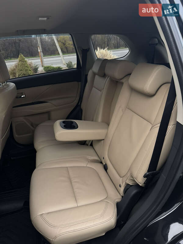 Внедорожник / Кроссовер Mitsubishi Outlander 2019 в Кривом Роге фото 13 Внедорожник / Кроссовер Mitsubishi Outlander 2019 в Кривом Роге