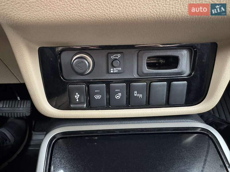 Внедорожник / Кроссовер Mitsubishi Outlander 2019 в Кривом Роге фото 26 Внедорожник / Кроссовер Mitsubishi Outlander 2019 в Кривом Роге