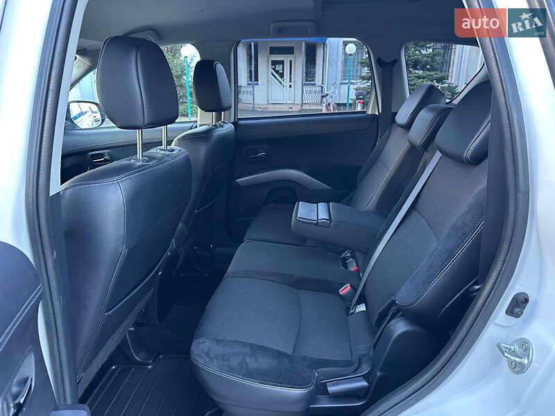 Внедорожник / Кроссовер Mitsubishi Outlander 2010 в Радивилове