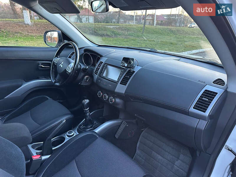 Внедорожник / Кроссовер Mitsubishi Outlander 2010 в Радивилове