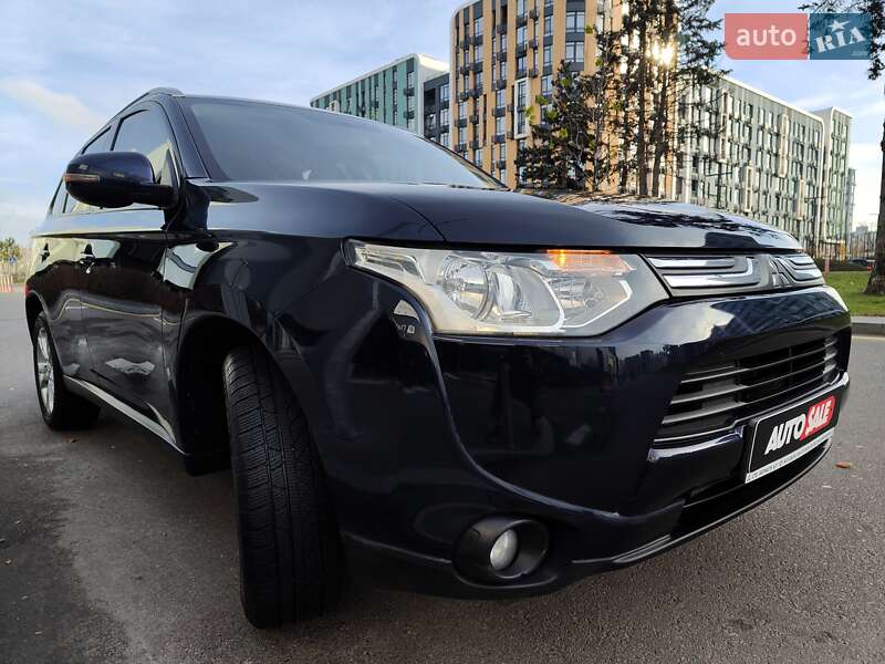 Внедорожник / Кроссовер Mitsubishi Outlander 2013 в Киеве