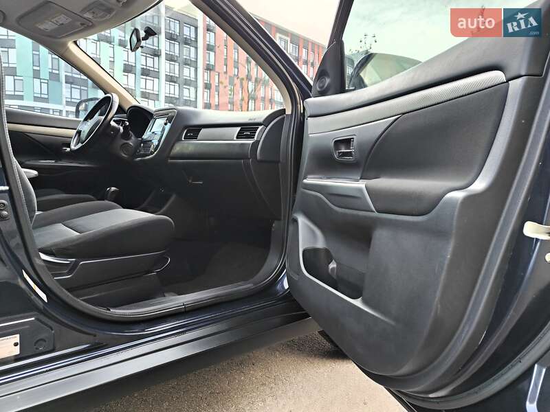 Внедорожник / Кроссовер Mitsubishi Outlander 2013 в Киеве