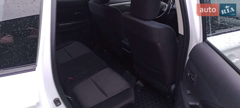 Внедорожник / Кроссовер Mitsubishi Outlander 2013 в Чернигове