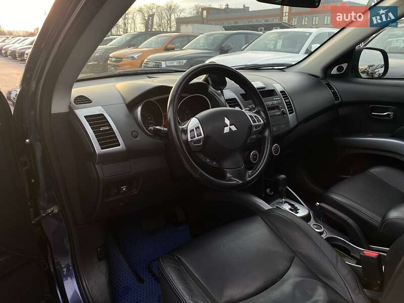 Внедорожник / Кроссовер Mitsubishi Outlander 2008 в Киеве