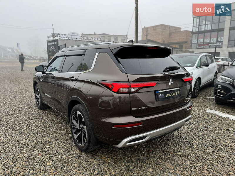 Внедорожник / Кроссовер Mitsubishi Outlander 2022 в Ивано-Франковске