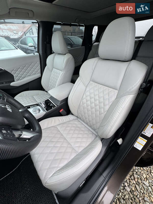 Внедорожник / Кроссовер Mitsubishi Outlander 2022 в Ивано-Франковске