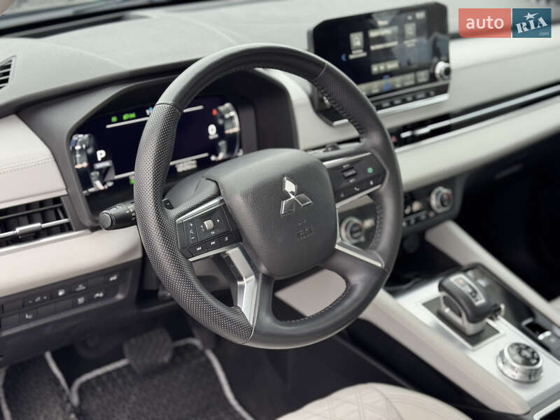 Внедорожник / Кроссовер Mitsubishi Outlander 2022 в Ивано-Франковске