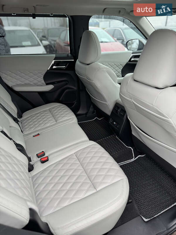 Внедорожник / Кроссовер Mitsubishi Outlander 2022 в Ивано-Франковске