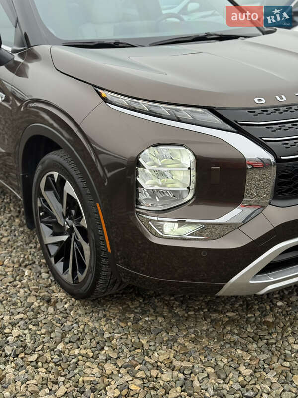 Внедорожник / Кроссовер Mitsubishi Outlander 2022 в Ивано-Франковске