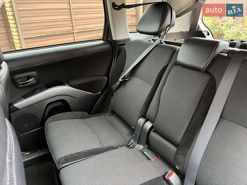 Внедорожник / Кроссовер Mitsubishi Outlander 2012 в Виннице