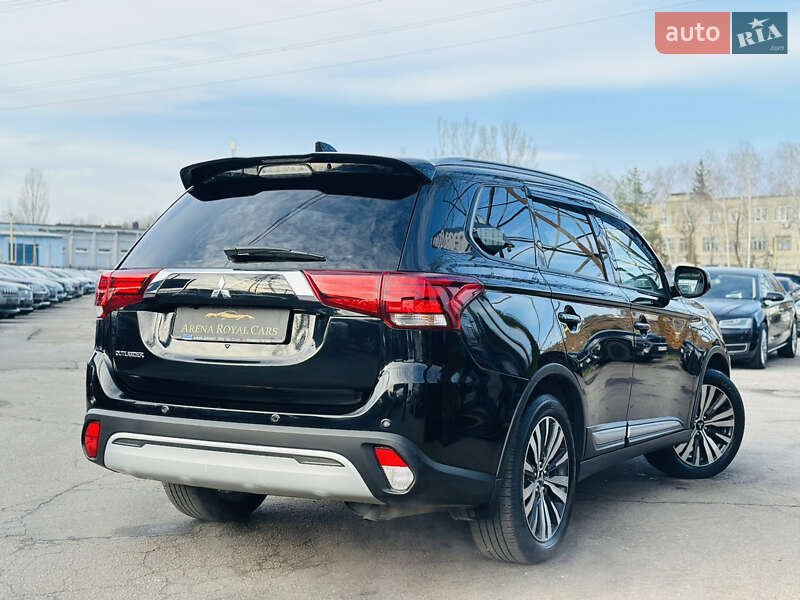 Внедорожник / Кроссовер Mitsubishi Outlander 2023 в Харькове