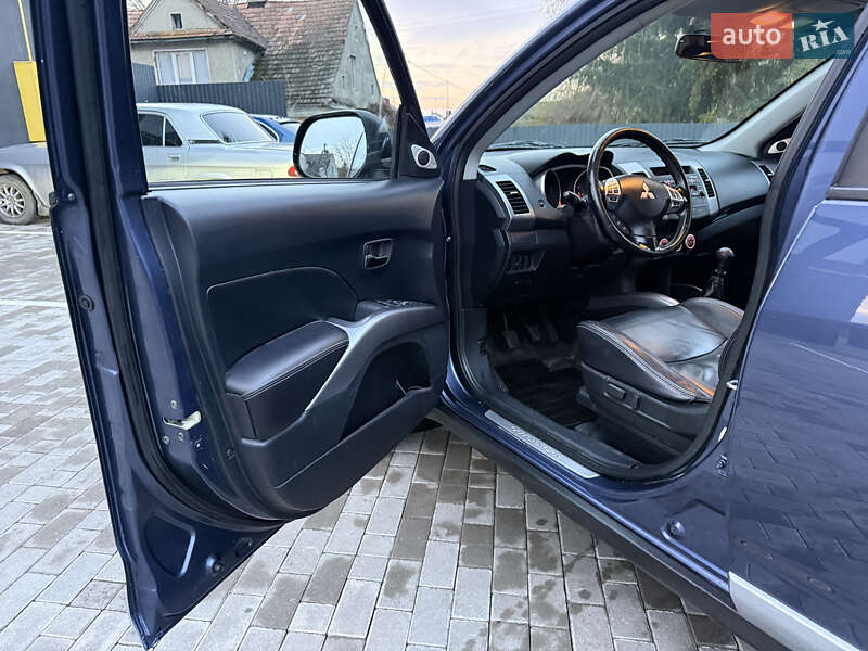 Позашляховик / Кросовер Mitsubishi Outlander 2007 в Кременці