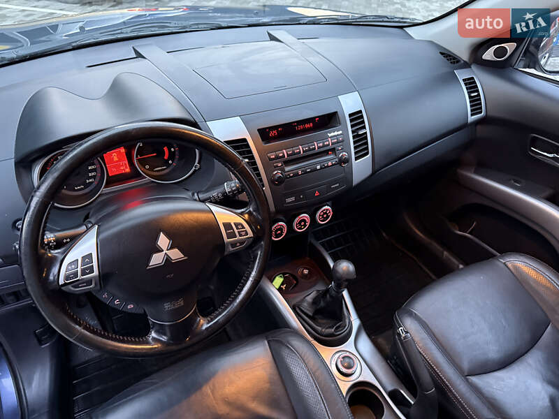 Позашляховик / Кросовер Mitsubishi Outlander 2007 в Кременці