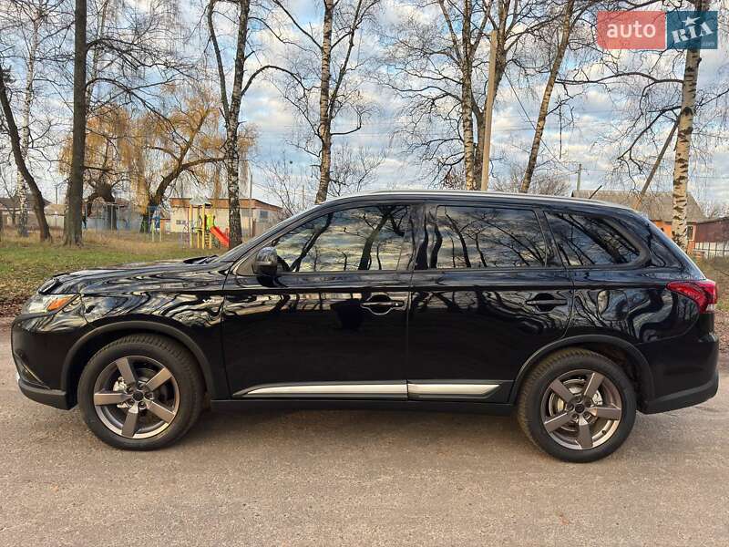 Внедорожник / Кроссовер Mitsubishi Outlander 2016 в Ахтырке фото 12 Внедорожник / Кроссовер Mitsubishi Outlander 2016 в Ахтырке