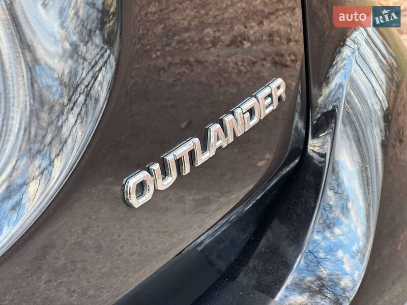 Внедорожник / Кроссовер Mitsubishi Outlander 2016 в Ахтырке фото 20 Внедорожник / Кроссовер Mitsubishi Outlander 2016 в Ахтырке