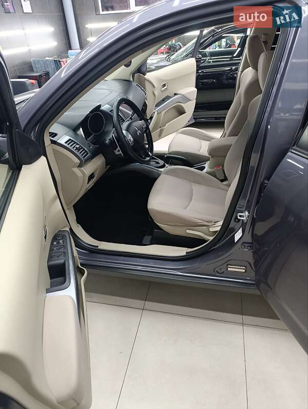 Внедорожник / Кроссовер Mitsubishi Outlander 2007 в Одессе