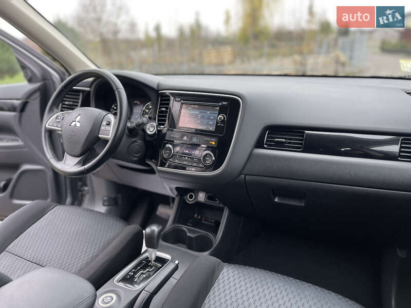 Позашляховик / Кросовер Mitsubishi Outlander 2013 в Луцьку
