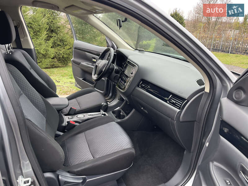 Позашляховик / Кросовер Mitsubishi Outlander 2013 в Луцьку