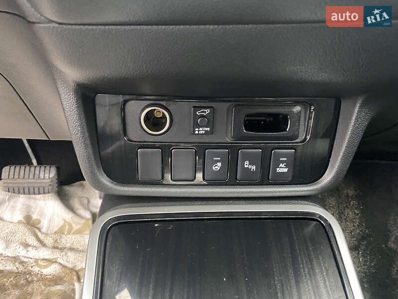 Позашляховик / Кросовер Mitsubishi Outlander 2018 в Чернігові фото 12 Позашляховик / Кросовер Mitsubishi Outlander 2018 в Чернігові