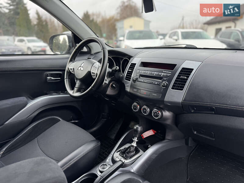 Позашляховик / Кросовер Mitsubishi Outlander 2011 в Дубні