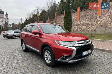 Позашляховик / Кросовер Mitsubishi Outlander 2016 в Києві