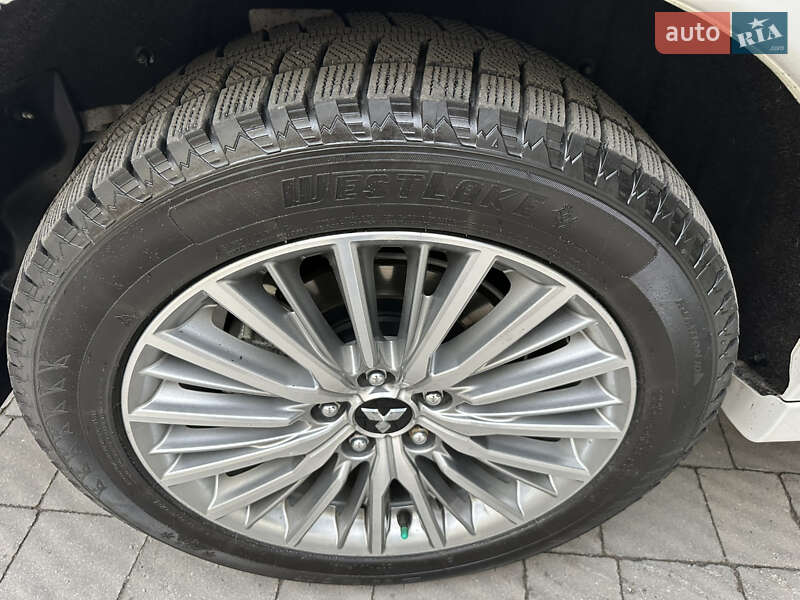 Позашляховик / Кросовер Mitsubishi Outlander 2019 в Львові