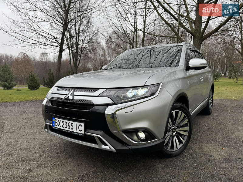 Mitsubishi Outlander 2021